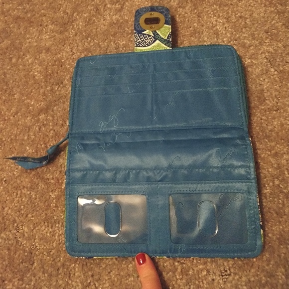 Vera Bradley Turnlock Wallet!! - Picture 3 of 3